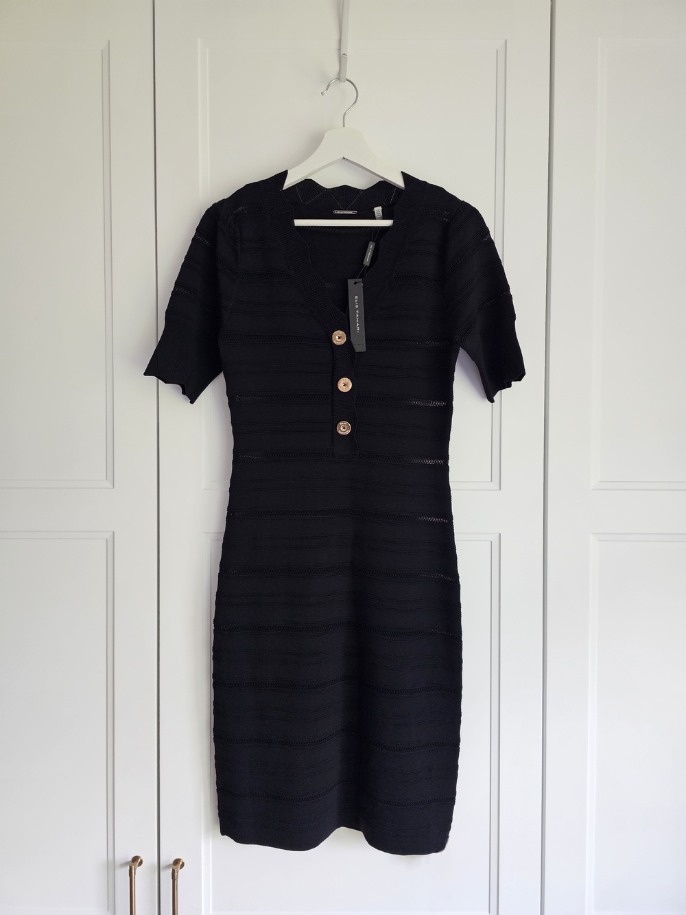 Elie Tahari Black Knit Shortsleeve Scalloped Midi Dress Gold Buttons NWT $325